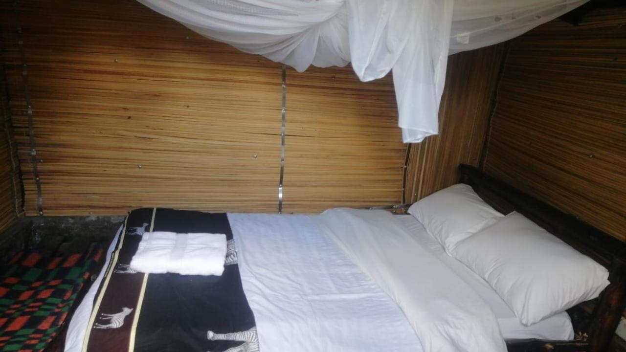Lillypond Camp Hotel Elmenteita Екстериор снимка