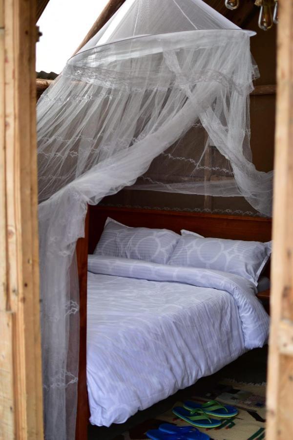 Lillypond Camp Hotel Elmenteita Екстериор снимка